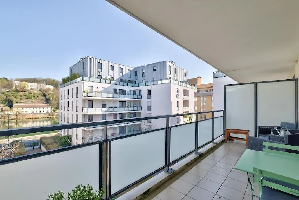 Superbe Appartement A Lyon Avec Vue Sur La Saone Apartment